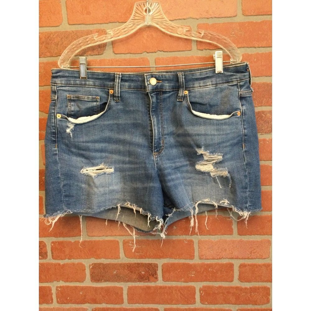 Universal Thread Women's High Rise Midi Jeans Shorts Cut-Off Distressed Size 34